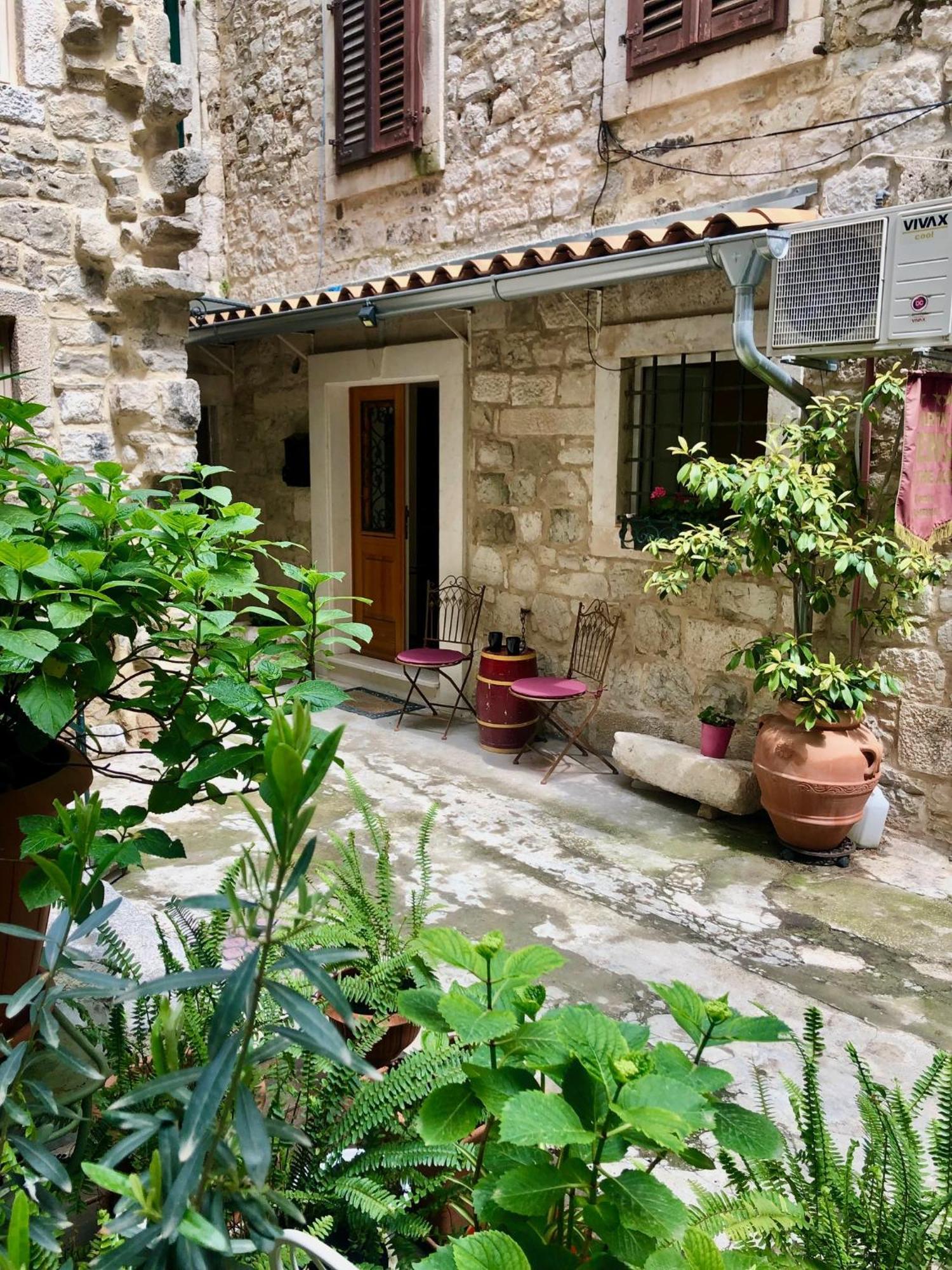 Apartment Venus Of The Palace - New Renovated Split Kültér fotó